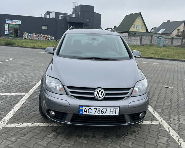 Серый Фольксваген Гольф Плюс, объемом двигателя 1.39 л и пробегом 219 тыс. км за 6200 $, фото 8 на Automoto.ua