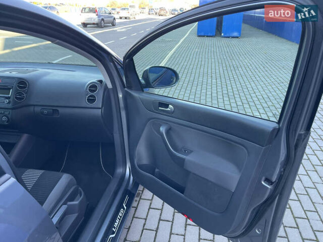 Серый Фольксваген Гольф Плюс, объемом двигателя 1.4 л и пробегом 174 тыс. км за 6150 $, фото 11 на Automoto.ua