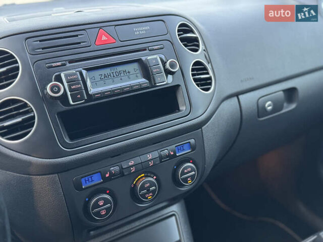 Серый Фольксваген Гольф Плюс, объемом двигателя 0 л и пробегом 166 тыс. км за 5800 $, фото 44 на Automoto.ua