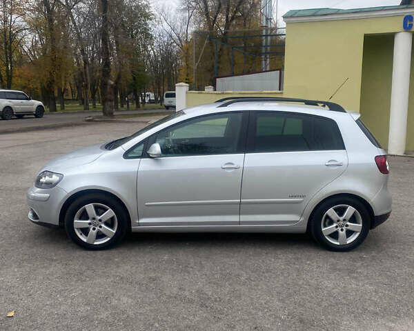 Серый Фольксваген Гольф Плюс, объемом двигателя 1.39 л и пробегом 220 тыс. км за 6100 $, фото 2 на Automoto.ua