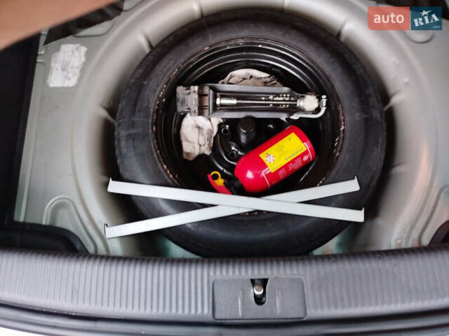 Серый Фольксваген Гольф Плюс, объемом двигателя 1.4 л и пробегом 225 тыс. км за 7550 $, фото 14 на Automoto.ua