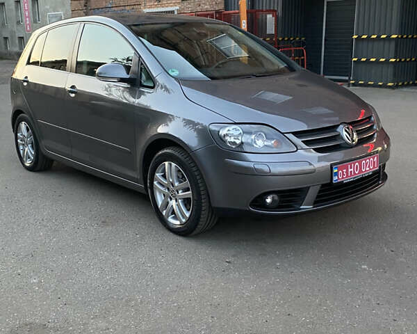 Фольксваген Гольф Плюс 2008 в Ахтырке на Automoto.ua Серый Фольксваген Гольф Плюс, объемом двигателя 1.6 л и пробегом 165 тыс. км за 6999 $, фото 1 на Automoto.ua