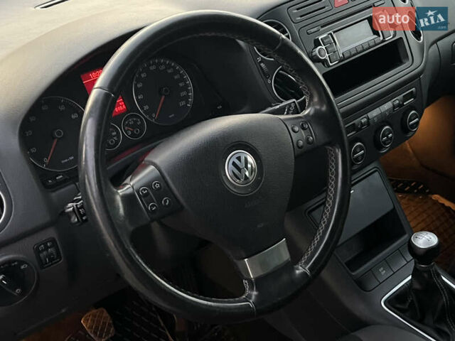 Серый Фольксваген Гольф Плюс, объемом двигателя 0 л и пробегом 221 тыс. км за 6300 $, фото 39 на Automoto.ua