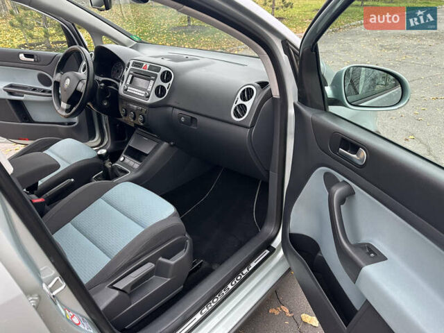 Сірий Фольксваген Golf Plus, об'ємом двигуна 1.4 л та пробігом 213 тис. км за 6900 $, фото 5 на Automoto.ua