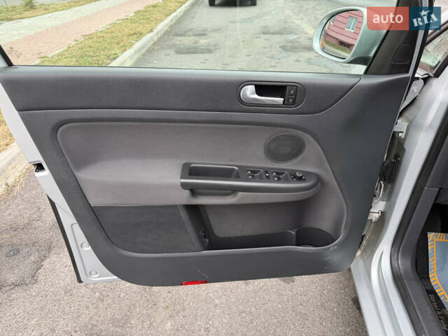 Сірий Фольксваген Golf Plus, об'ємом двигуна 1.6 л та пробігом 219 тис. км за 6499 $, фото 31 на Automoto.ua