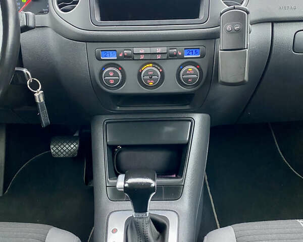 Серый Фольксваген Гольф Плюс, объемом двигателя 1.4 л и пробегом 200 тыс. км за 6900 $, фото 20 на Automoto.ua