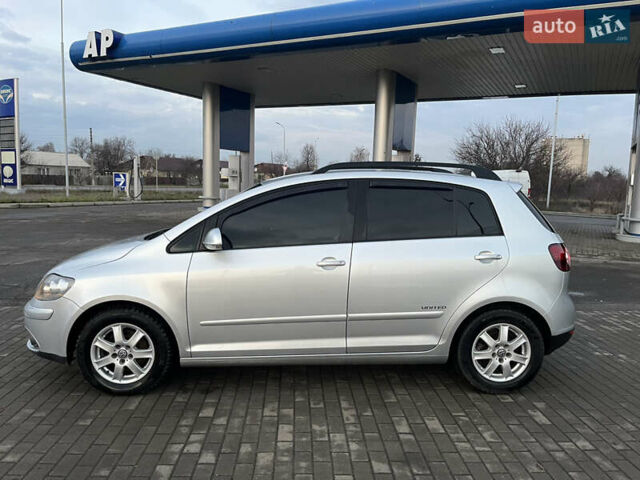 Серый Фольксваген Гольф Плюс, объемом двигателя 1.4 л и пробегом 243 тыс. км за 7300 $, фото 6 на Automoto.ua