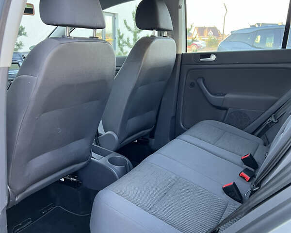 Серый Фольксваген Гольф Плюс, объемом двигателя 1.6 л и пробегом 99 тыс. км за 7250 $, фото 66 на Automoto.ua