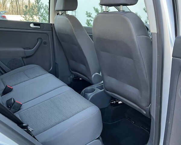 Серый Фольксваген Гольф Плюс, объемом двигателя 1.6 л и пробегом 99 тыс. км за 7250 $, фото 72 на Automoto.ua