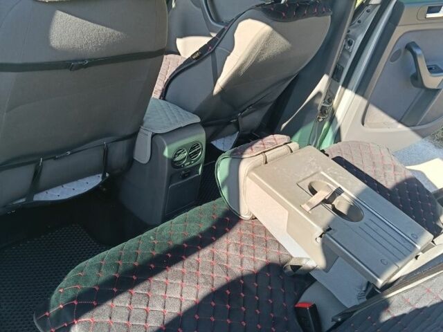 Сірий Фольксваген Golf Plus, об'ємом двигуна 1.4 л та пробігом 164 тис. км за 7700 $, фото 7 на Automoto.ua