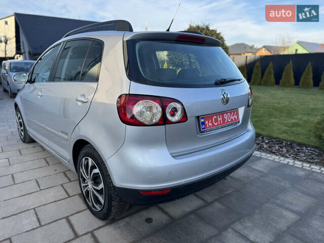 Серый Фольксваген Гольф Плюс, объемом двигателя 1.6 л и пробегом 208 тыс. км за 6490 $, фото 7 на Automoto.ua