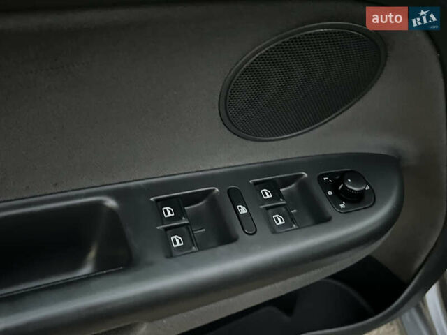 Серый Фольксваген Гольф Плюс, объемом двигателя 0 л и пробегом 221 тыс. км за 6300 $, фото 31 на Automoto.ua