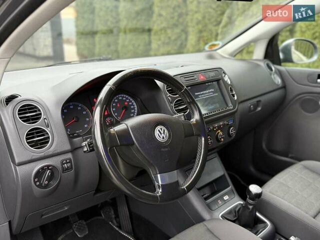 Серый Фольксваген Гольф Плюс, объемом двигателя 1.4 л и пробегом 155 тыс. км за 5700 $, фото 51 на Automoto.ua