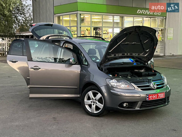 Серый Фольксваген Гольф Плюс, объемом двигателя 0 л и пробегом 221 тыс. км за 6300 $, фото 70 на Automoto.ua