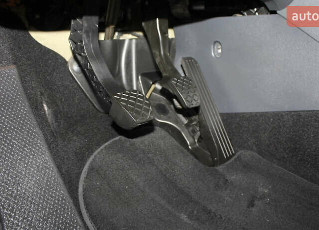 Серый Фольксваген Гольф Плюс, объемом двигателя 1.6 л и пробегом 210 тыс. км за 7500 $, фото 18 на Automoto.ua