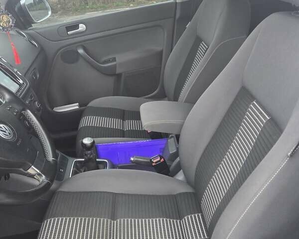 Серый Фольксваген Гольф Плюс, объемом двигателя 1.4 л и пробегом 211 тыс. км за 6400 $, фото 42 на Automoto.ua