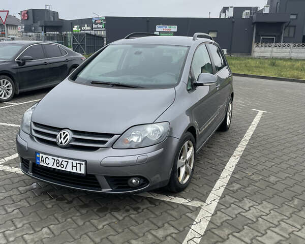 Серый Фольксваген Гольф Плюс, объемом двигателя 1.39 л и пробегом 219 тыс. км за 6200 $, фото 9 на Automoto.ua