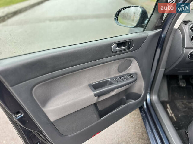 Серый Фольксваген Гольф Плюс, объемом двигателя 1.6 л и пробегом 165 тыс. км за 6850 $, фото 13 на Automoto.ua