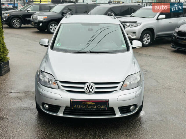 Серый Фольксваген Гольф Плюс, объемом двигателя 1.6 л и пробегом 245 тыс. км за 7800 $, фото 7 на Automoto.ua