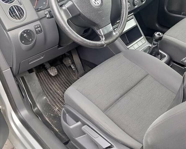 Серый Фольксваген Гольф Плюс, объемом двигателя 1.39 л и пробегом 260 тыс. км за 5900 $, фото 6 на Automoto.ua