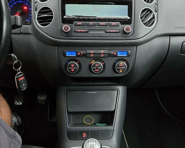 Сірий Фольксваген Golf Plus, об'ємом двигуна 1.6 л та пробігом 139 тис. км за 7100 $, фото 19 на Automoto.ua