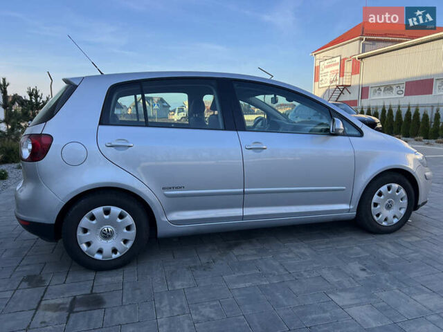 Серый Фольксваген Гольф Плюс, объемом двигателя 1.6 л и пробегом 99 тыс. км за 7250 $, фото 21 на Automoto.ua
