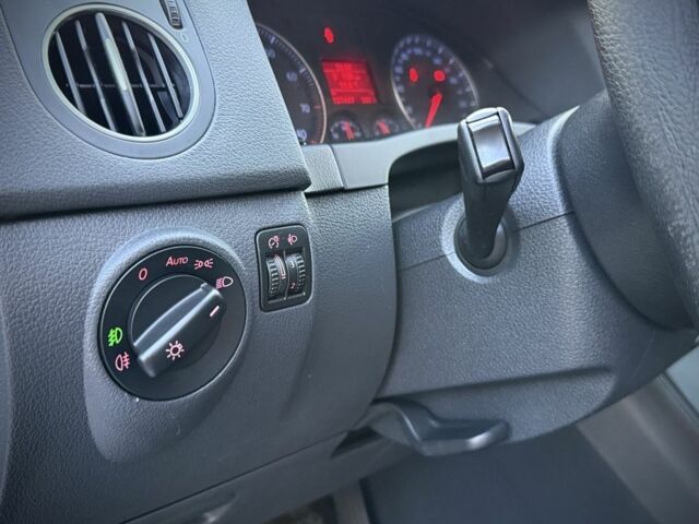 Сірий Фольксваген Golf Plus, об'ємом двигуна 1.6 л та пробігом 237 тис. км за 6999 $, фото 6 на Automoto.ua