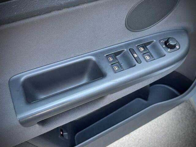 Сірий Фольксваген Golf Plus, об'ємом двигуна 1.6 л та пробігом 237 тис. км за 6999 $, фото 7 на Automoto.ua