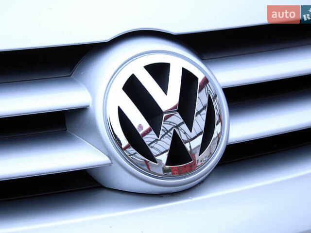 Серый Фольксваген Гольф Плюс, объемом двигателя 1.6 л и пробегом 189 тыс. км за 7800 $, фото 26 на Automoto.ua