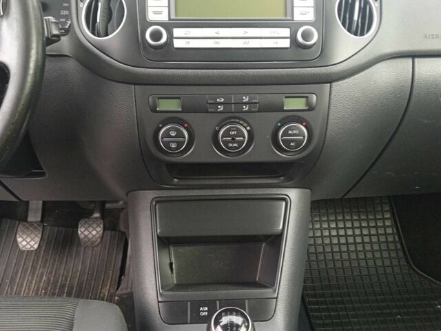 Серый Фольксваген Гольф Плюс, объемом двигателя 1.4 л и пробегом 261 тыс. км за 5900 $, фото 8 на Automoto.ua