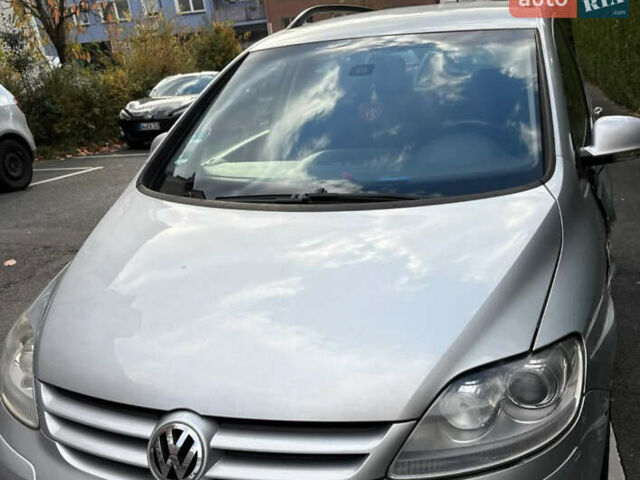 Серый Фольксваген Гольф Плюс, объемом двигателя 0 л и пробегом 200 тыс. км за 4999 $, фото 3 на Automoto.ua