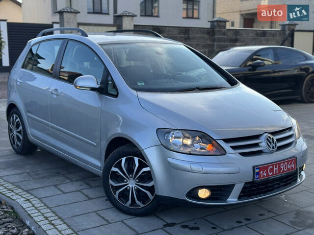 Серый Фольксваген Гольф Плюс, объемом двигателя 1.6 л и пробегом 208 тыс. км за 6490 $, фото 5 на Automoto.ua