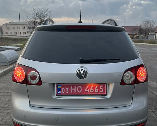 Серый Фольксваген Гольф Плюс, объемом двигателя 1.4 л и пробегом 243 тыс. км за 7300 $, фото 3 на Automoto.ua