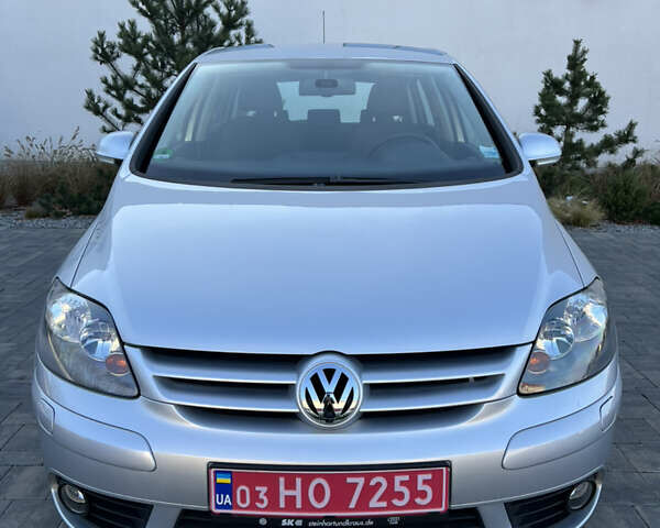 Серый Фольксваген Гольф Плюс, объемом двигателя 1.6 л и пробегом 99 тыс. км за 7250 $, фото 4 на Automoto.ua