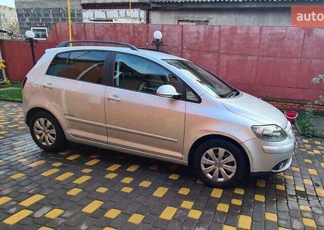 Серый Фольксваген Гольф Плюс, объемом двигателя 1.4 л и пробегом 180 тыс. км за 6900 $, фото 9 на Automoto.ua