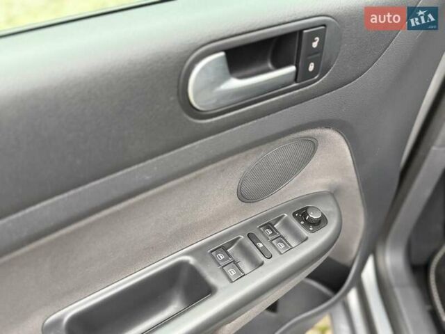 Серый Фольксваген Гольф Плюс, объемом двигателя 1.4 л и пробегом 155 тыс. км за 5700 $, фото 67 на Automoto.ua