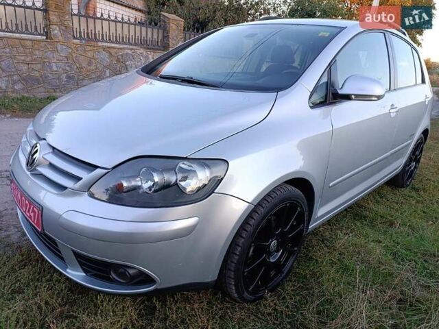 Серый Фольксваген Гольф Плюс, объемом двигателя 1.6 л и пробегом 237 тыс. км за 6399 $, фото 2 на Automoto.ua