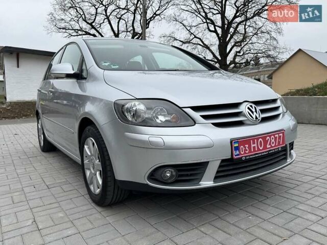 Серый Фольксваген Гольф Плюс, объемом двигателя 1.6 л и пробегом 127 тыс. км за 7550 $, фото 17 на Automoto.ua