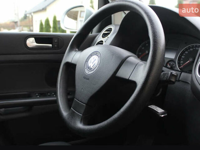 Серый Фольксваген Гольф Плюс, объемом двигателя 1.6 л и пробегом 210 тыс. км за 7500 $, фото 6 на Automoto.ua