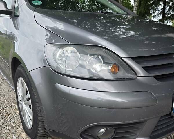 Сірий Фольксваген Golf Plus, об'ємом двигуна 1.6 л та пробігом 139 тис. км за 7100 $, фото 12 на Automoto.ua