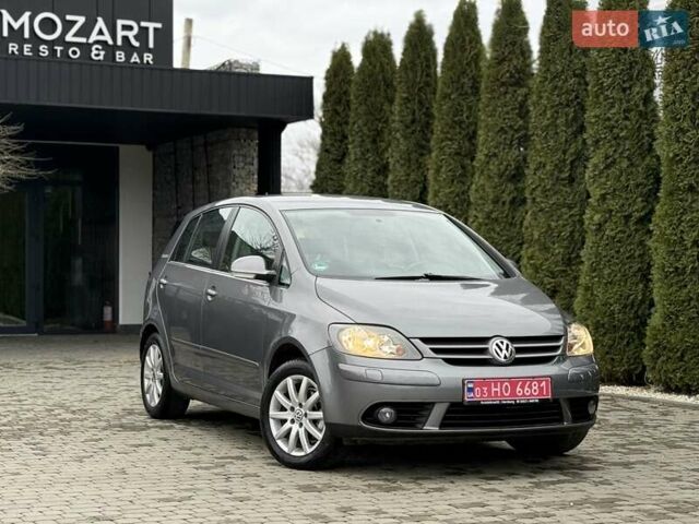 Серый Фольксваген Гольф Плюс, объемом двигателя 1.4 л и пробегом 155 тыс. км за 5700 $, фото 3 на Automoto.ua