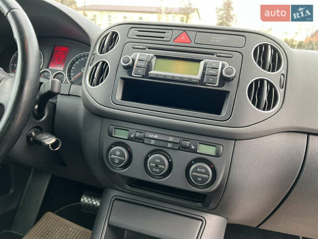 Сірий Фольксваген Golf Plus, об'ємом двигуна 1.4 л та пробігом 183 тис. км за 7899 $, фото 21 на Automoto.ua