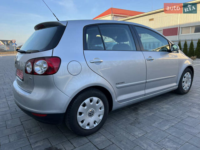 Серый Фольксваген Гольф Плюс, объемом двигателя 1.6 л и пробегом 99 тыс. км за 7250 $, фото 19 на Automoto.ua