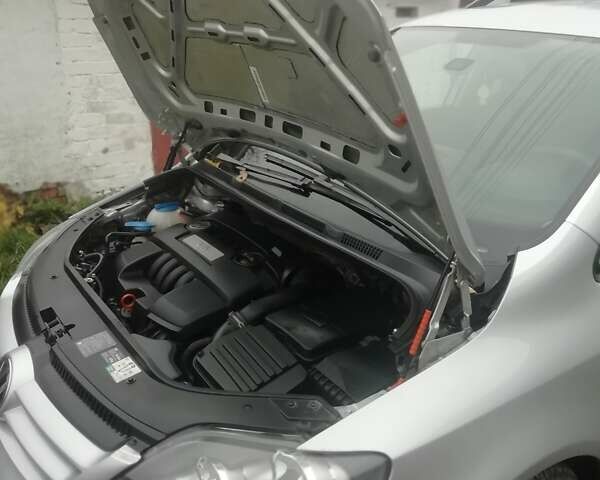 Серый Фольксваген Гольф Плюс, объемом двигателя 1.6 л и пробегом 218 тыс. км за 6700 $, фото 2 на Automoto.ua