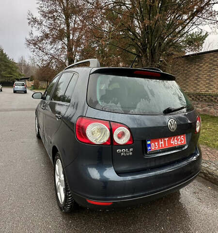 Серый Фольксваген Гольф Плюс, объемом двигателя 1.6 л и пробегом 165 тыс. км за 6850 $, фото 5 на Automoto.ua