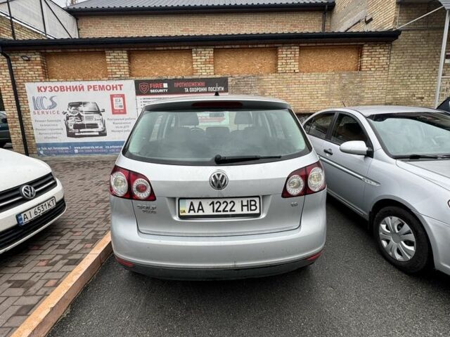 Серый Фольксваген Гольф Плюс, объемом двигателя 1.6 л и пробегом 245 тыс. км за 6200 $, фото 2 на Automoto.ua