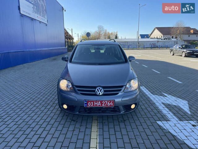 Серый Фольксваген Гольф Плюс, объемом двигателя 1.4 л и пробегом 174 тыс. км за 6150 $, фото 1 на Automoto.ua