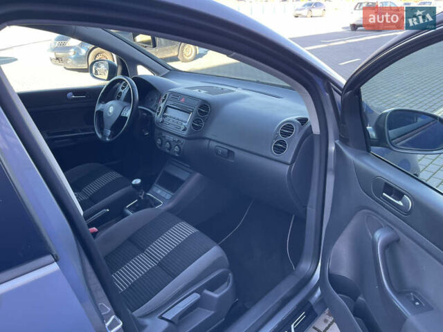 Серый Фольксваген Гольф Плюс, объемом двигателя 1.4 л и пробегом 174 тыс. км за 6150 $, фото 10 на Automoto.ua