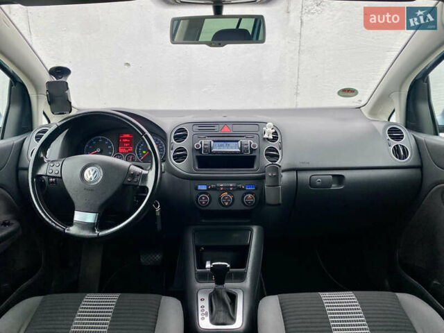 Серый Фольксваген Гольф Плюс, объемом двигателя 1.4 л и пробегом 199 тыс. км за 7500 $, фото 19 на Automoto.ua