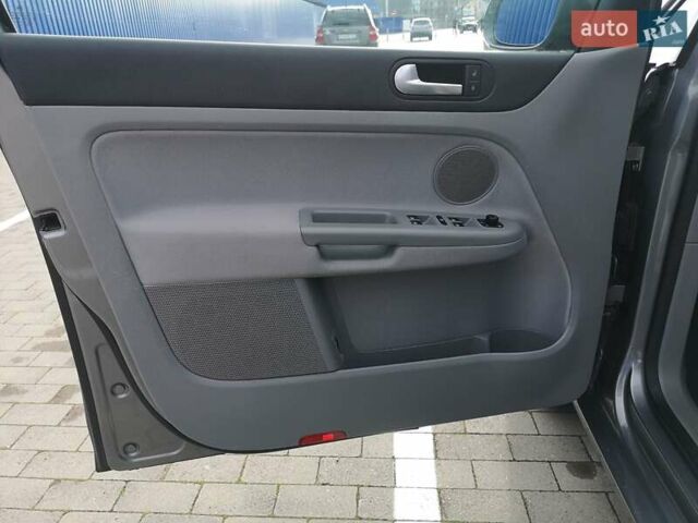 Серый Фольксваген Гольф Плюс, объемом двигателя 0 л и пробегом 178 тыс. км за 7500 $, фото 25 на Automoto.ua